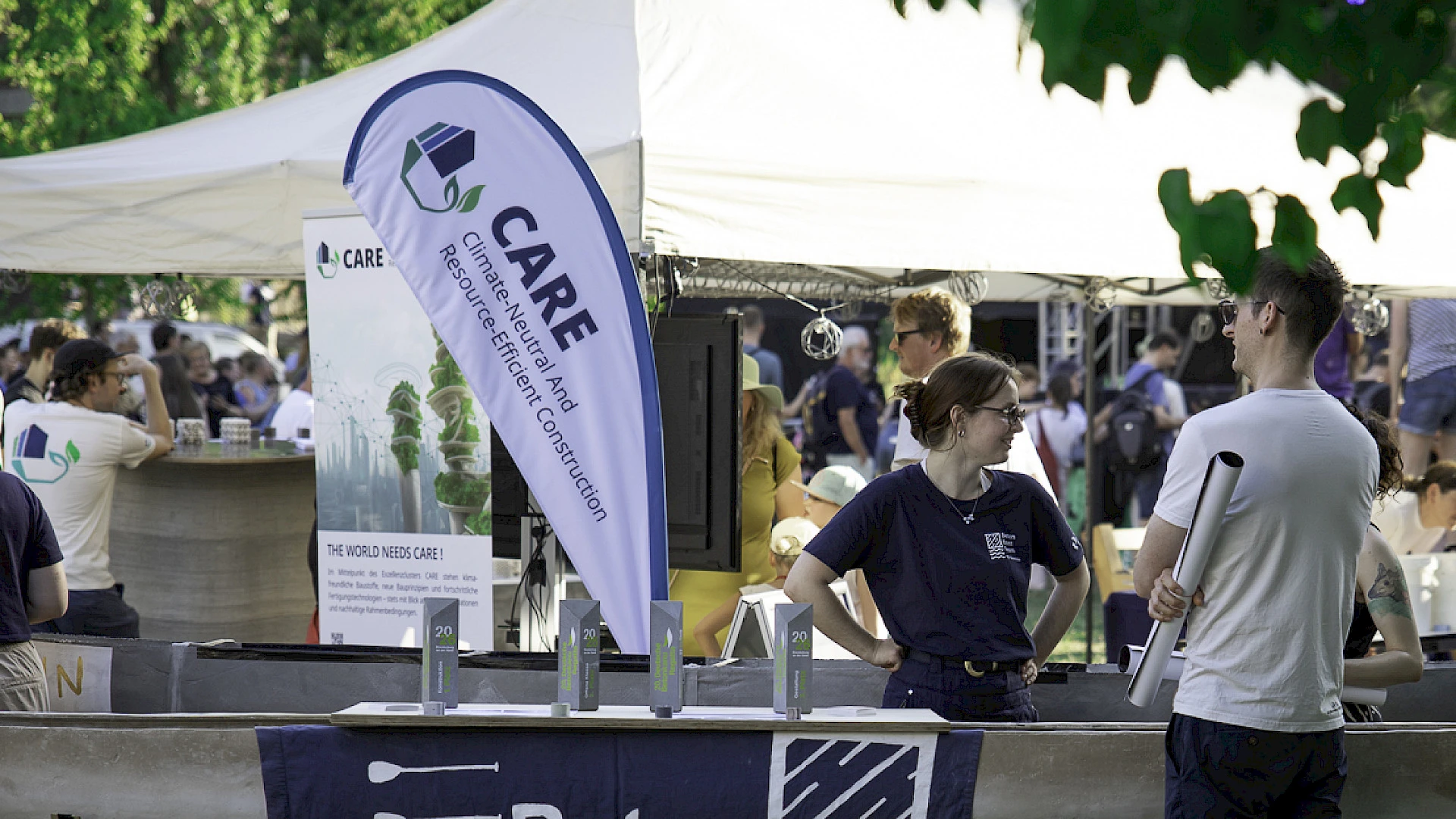 Five interactive stations and a stage show. At the LNdW 2026 in Dresden, CARE has fascinated visitors with the award-winning boats from the Concrete Boat Team, among other exhibits.